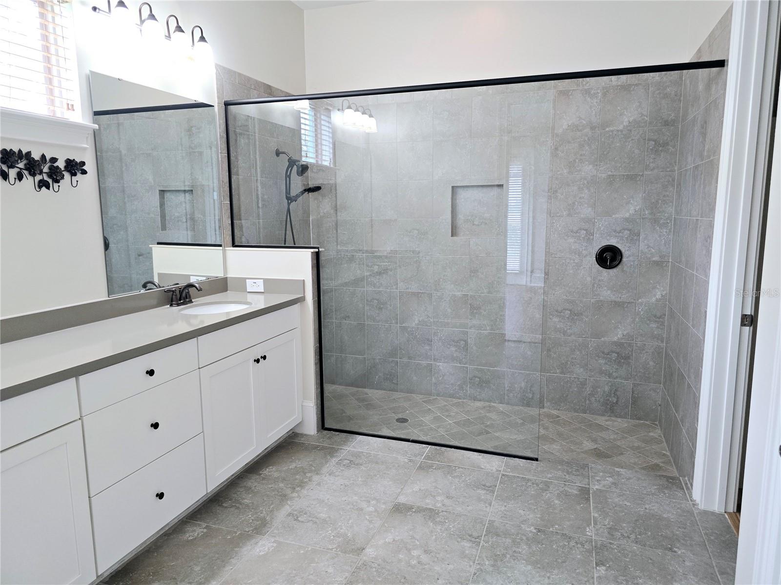 Image 36 of 57 For 14906 Speer Lake Drive