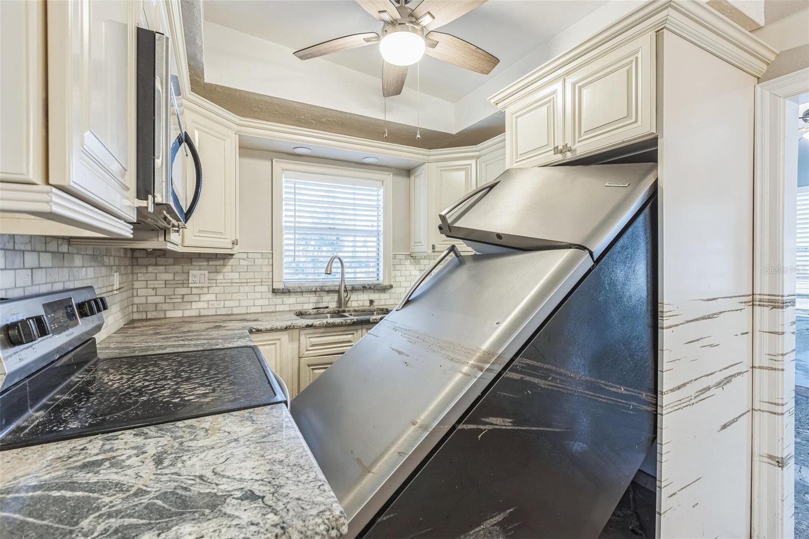 Image 10 of 41 For 15406 2nd Street E