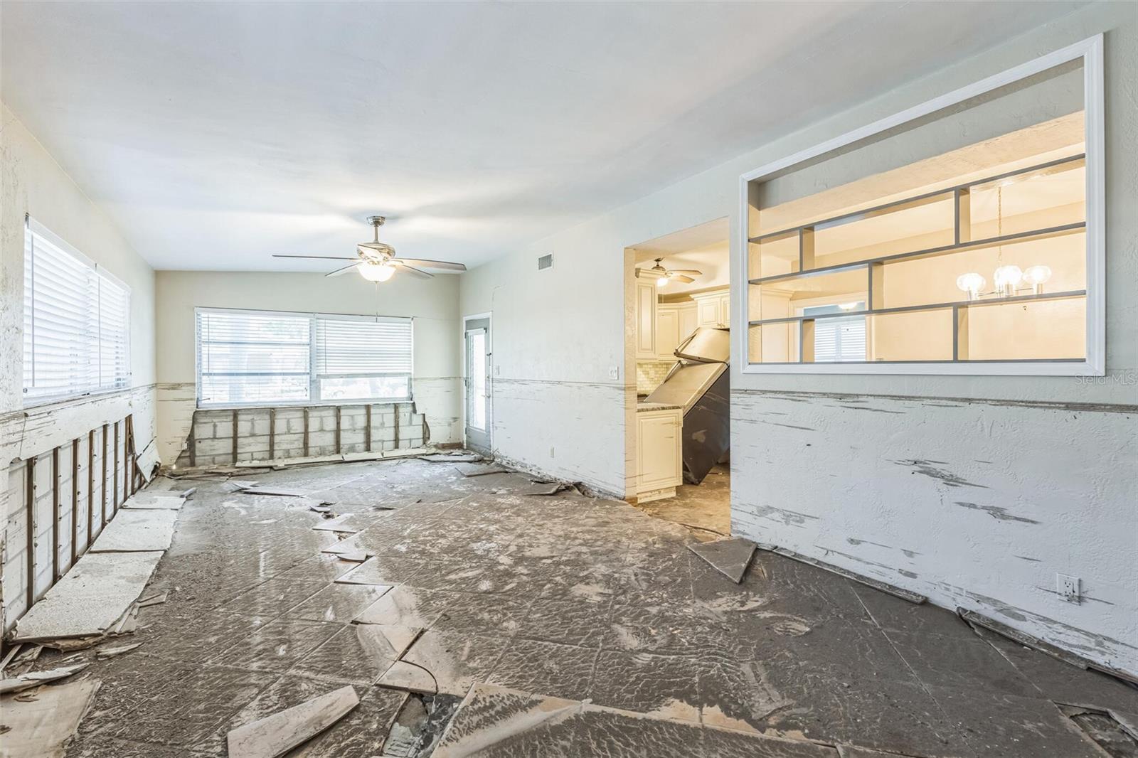 Image 19 of 41 For 15406 2nd Street E