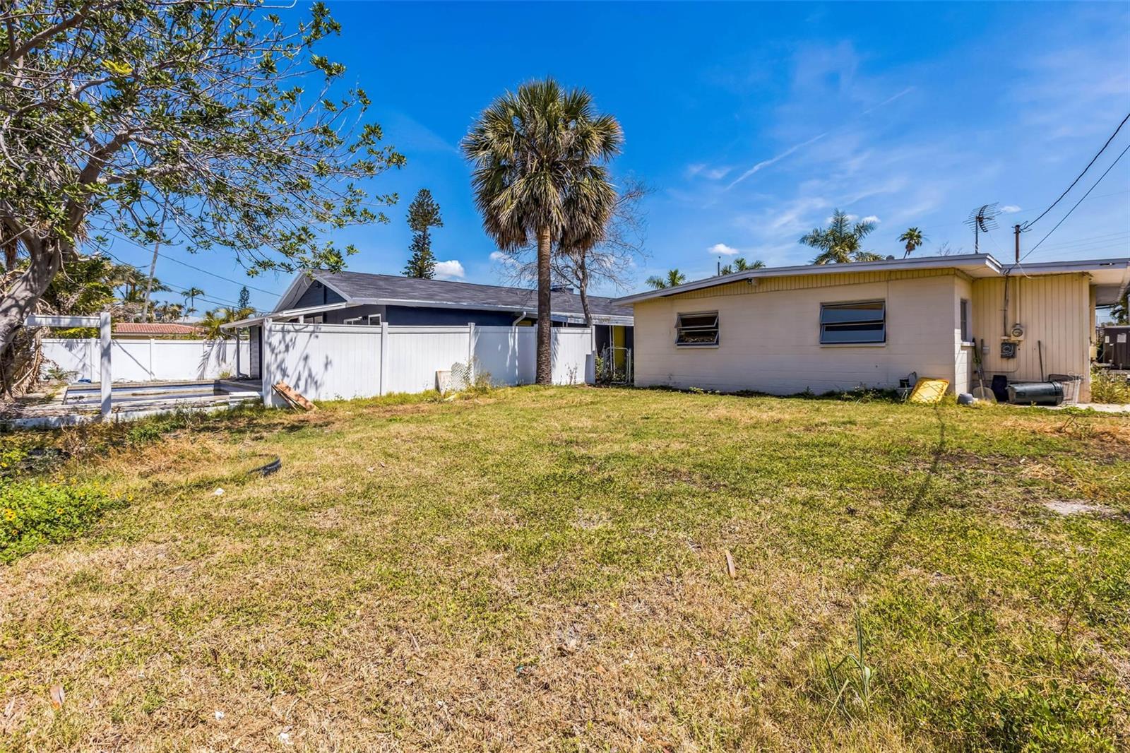 Image 36 of 41 For 15406 2nd Street E