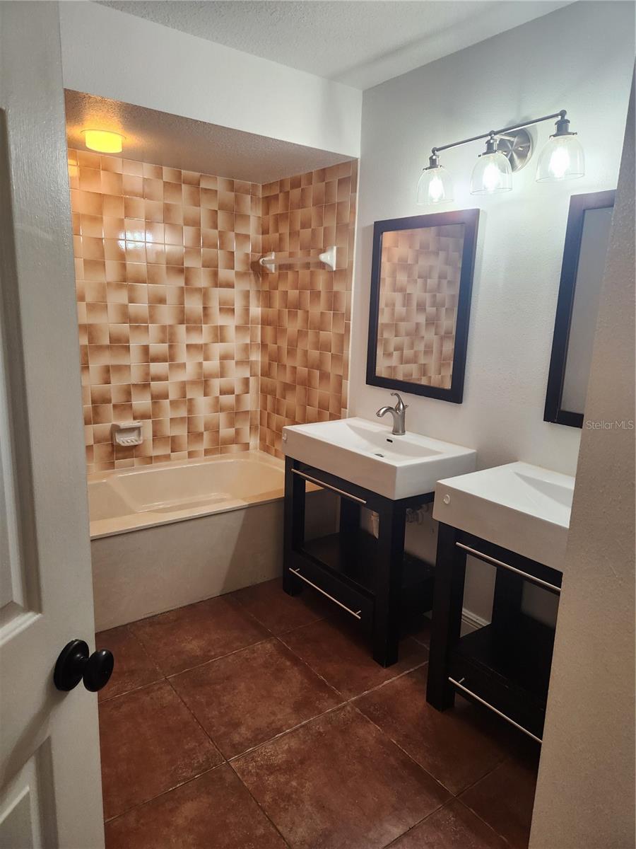 Image 11 of 14 For 7316 Della Drive