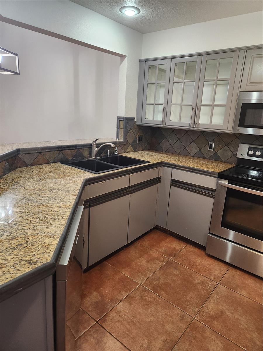 Image 3 of 14 For 7316 Della Drive