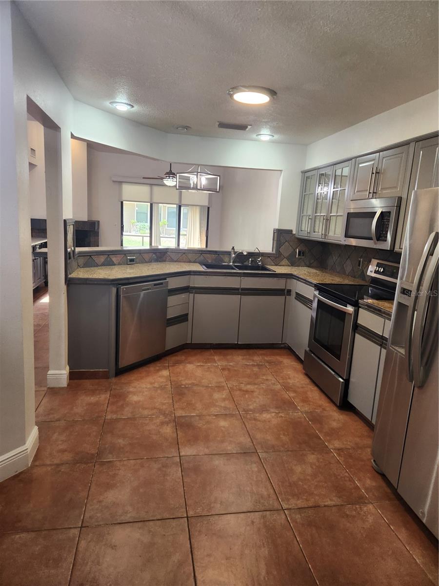 Image 4 of 14 For 7316 Della Drive