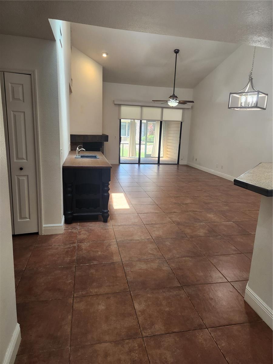 Image 5 of 14 For 7316 Della Drive