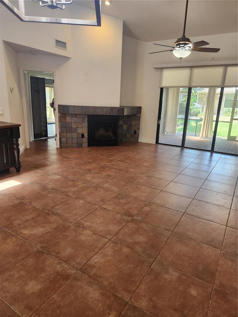 Image 6 of 14 For 7316 Della Drive