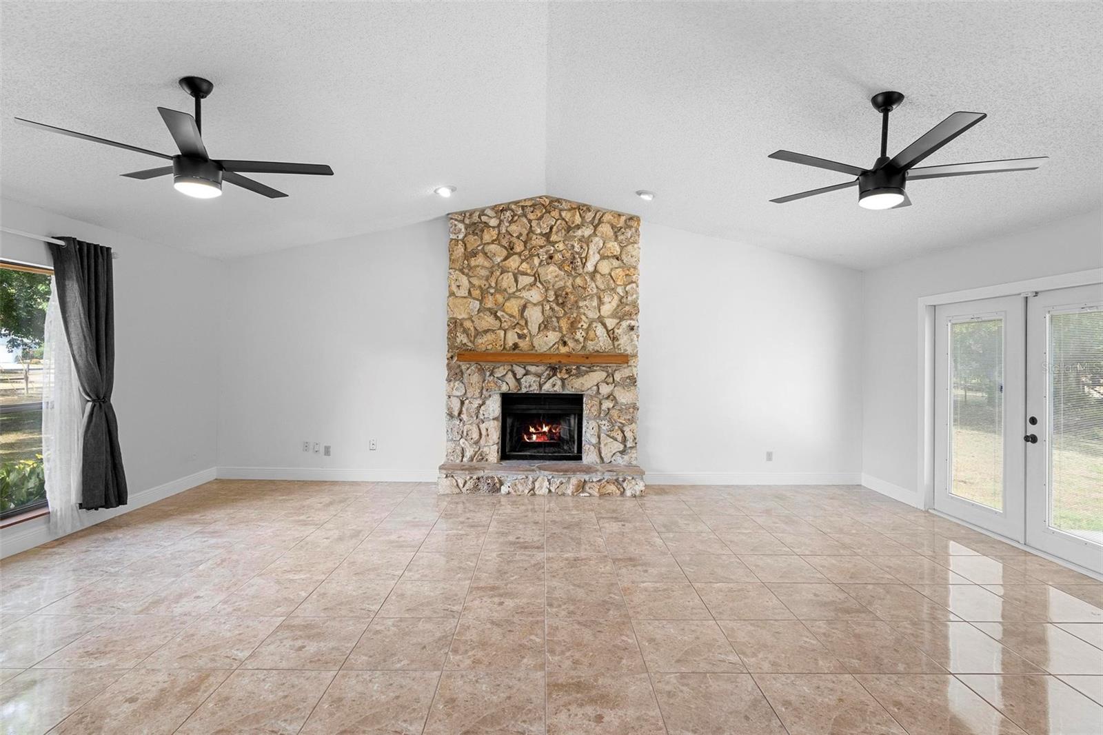 Image 8 of 44 For 21343 Reindeer Road