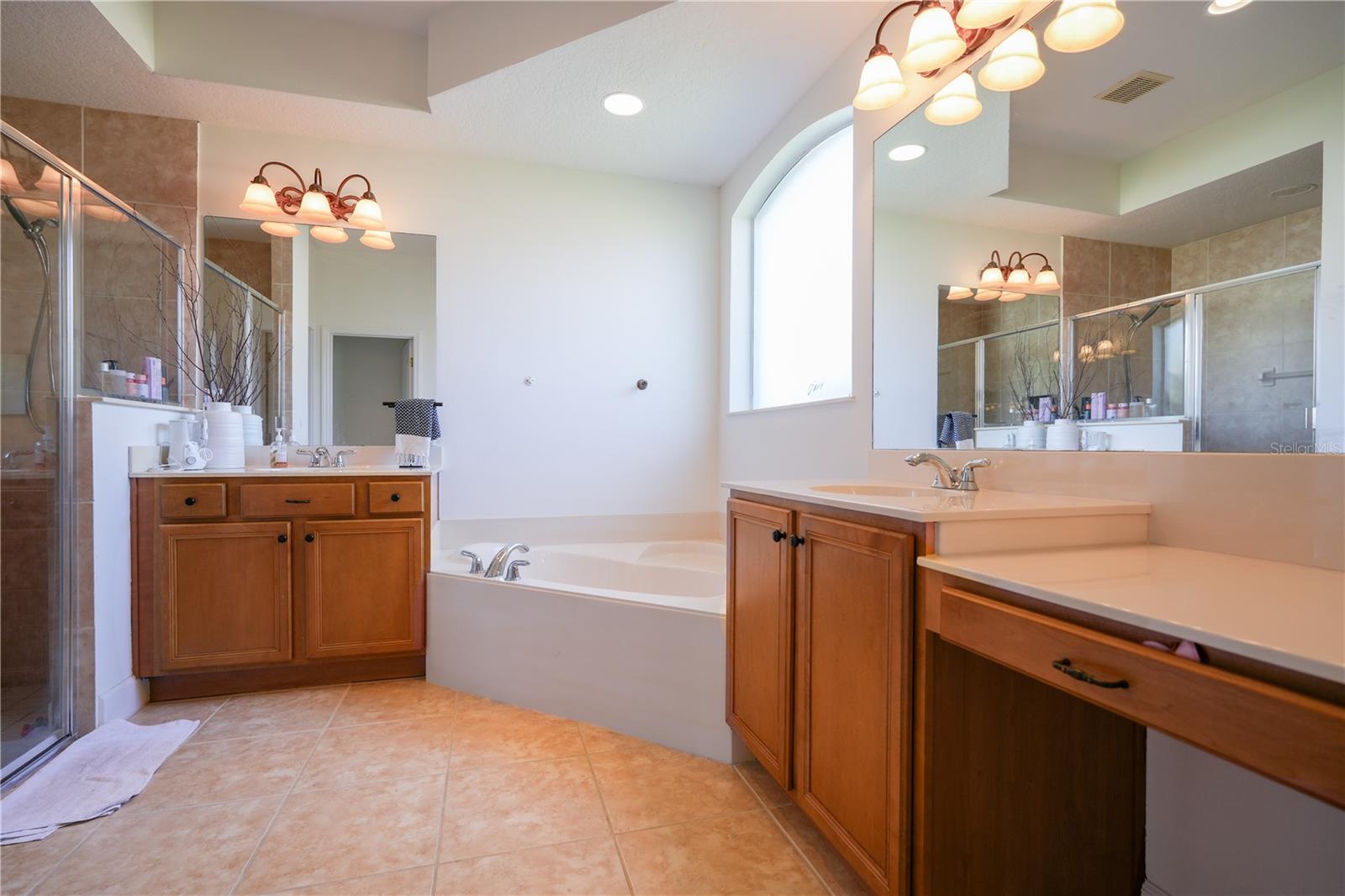 Image 21 of 58 For 23533 Valderama Lane
