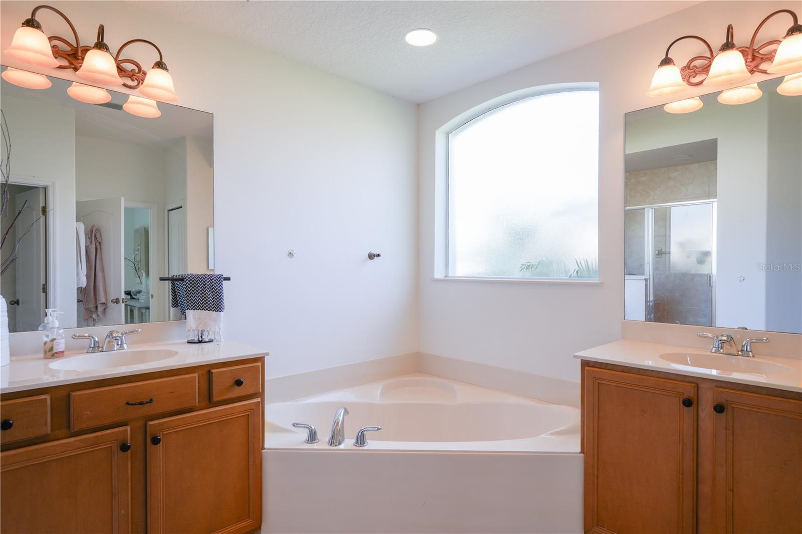 Image 22 of 58 For 23533 Valderama Lane