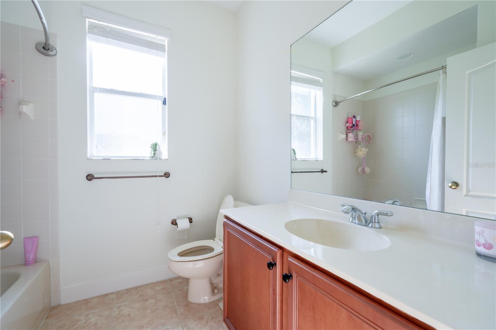 Image 31 of 58 For 23533 Valderama Lane