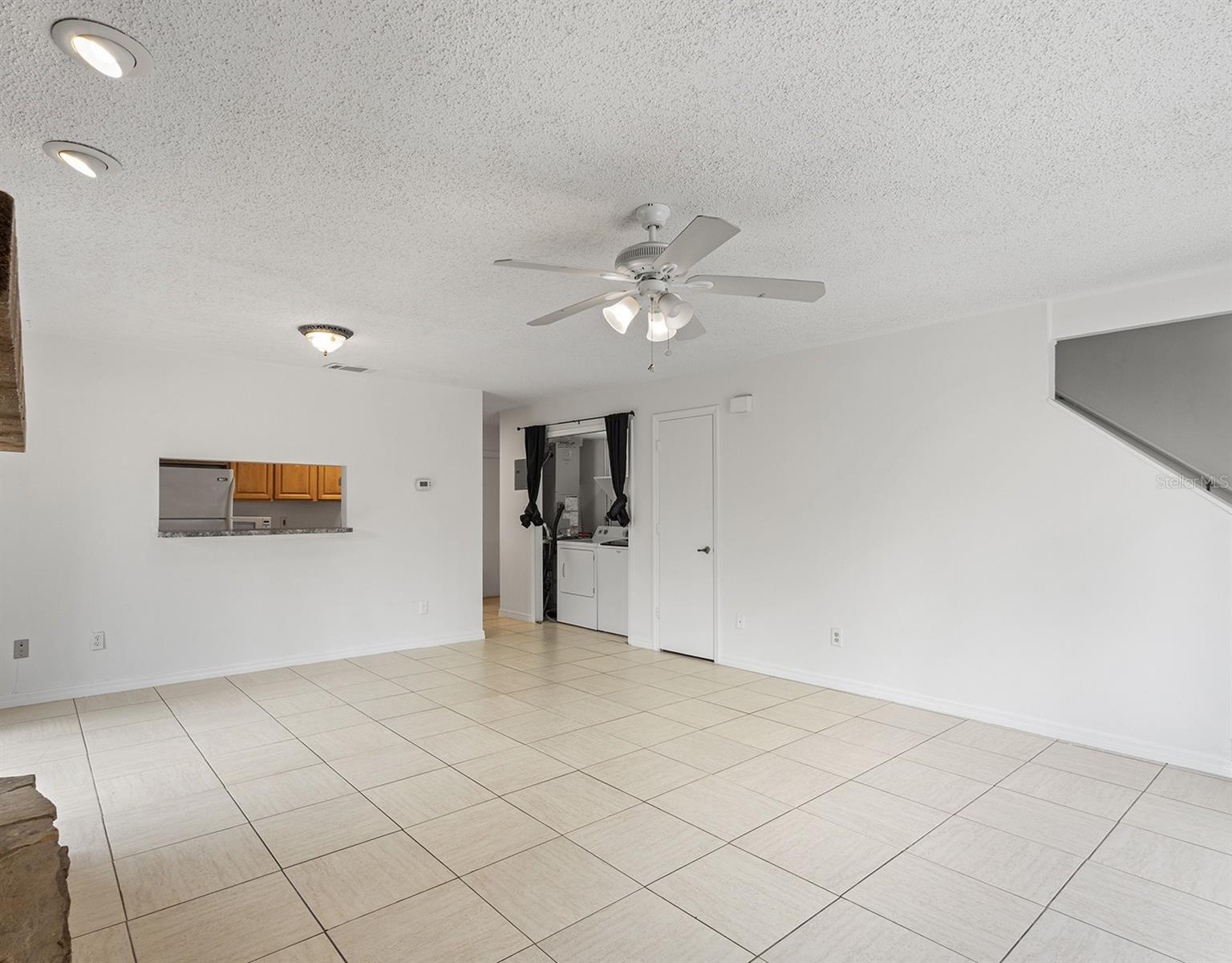 Image 12 of 25 For 445 Cottonwood Drive