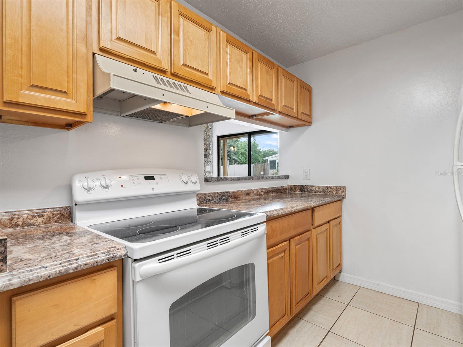 Image 14 of 25 For 445 Cottonwood Drive