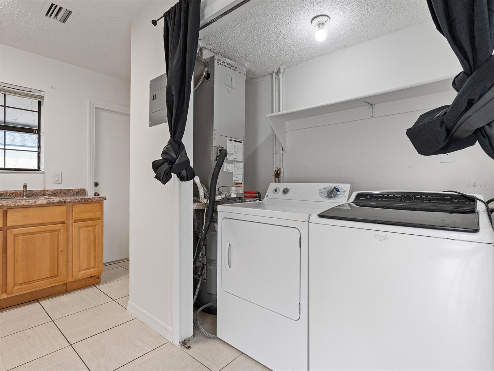 Image 15 of 25 For 445 Cottonwood Drive