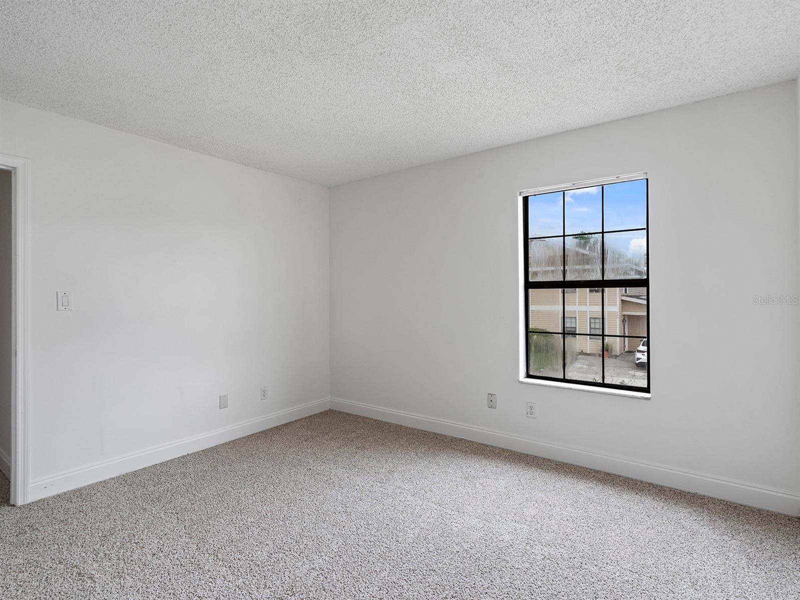 Image 18 of 25 For 445 Cottonwood Drive
