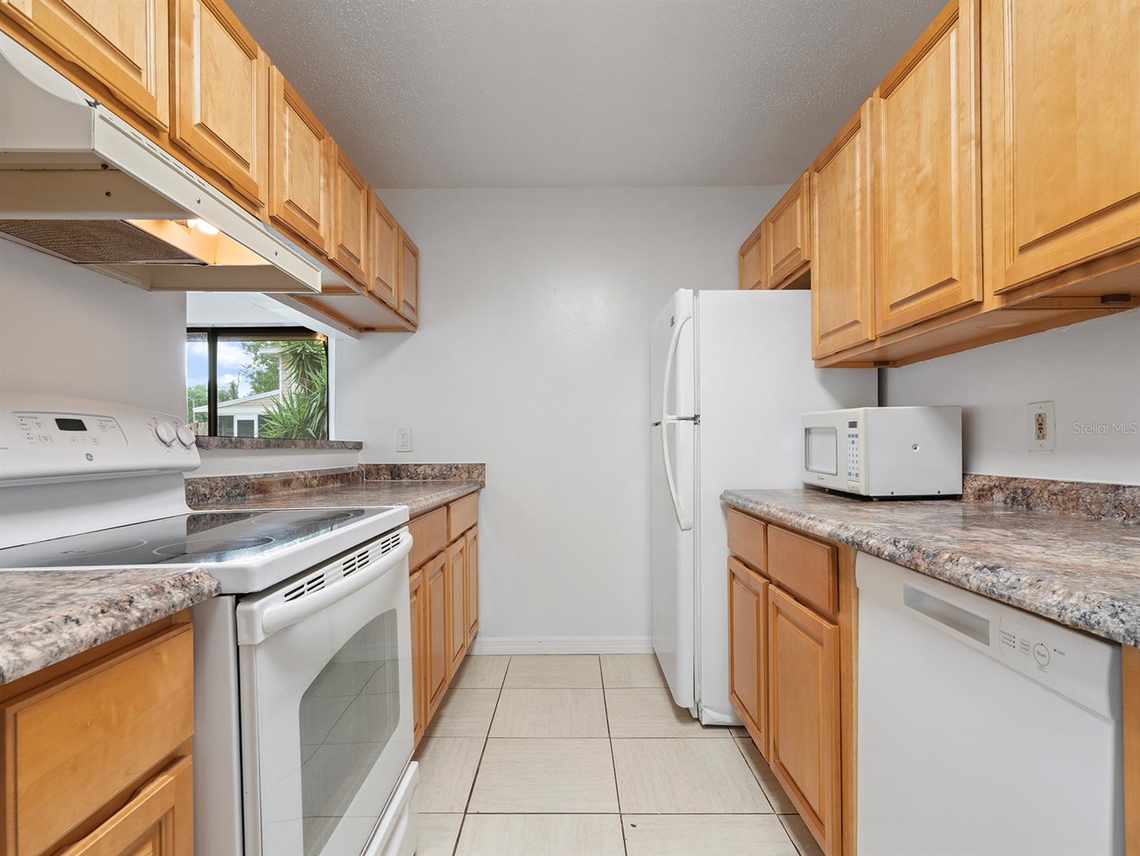 Image 3 of 25 For 445 Cottonwood Drive