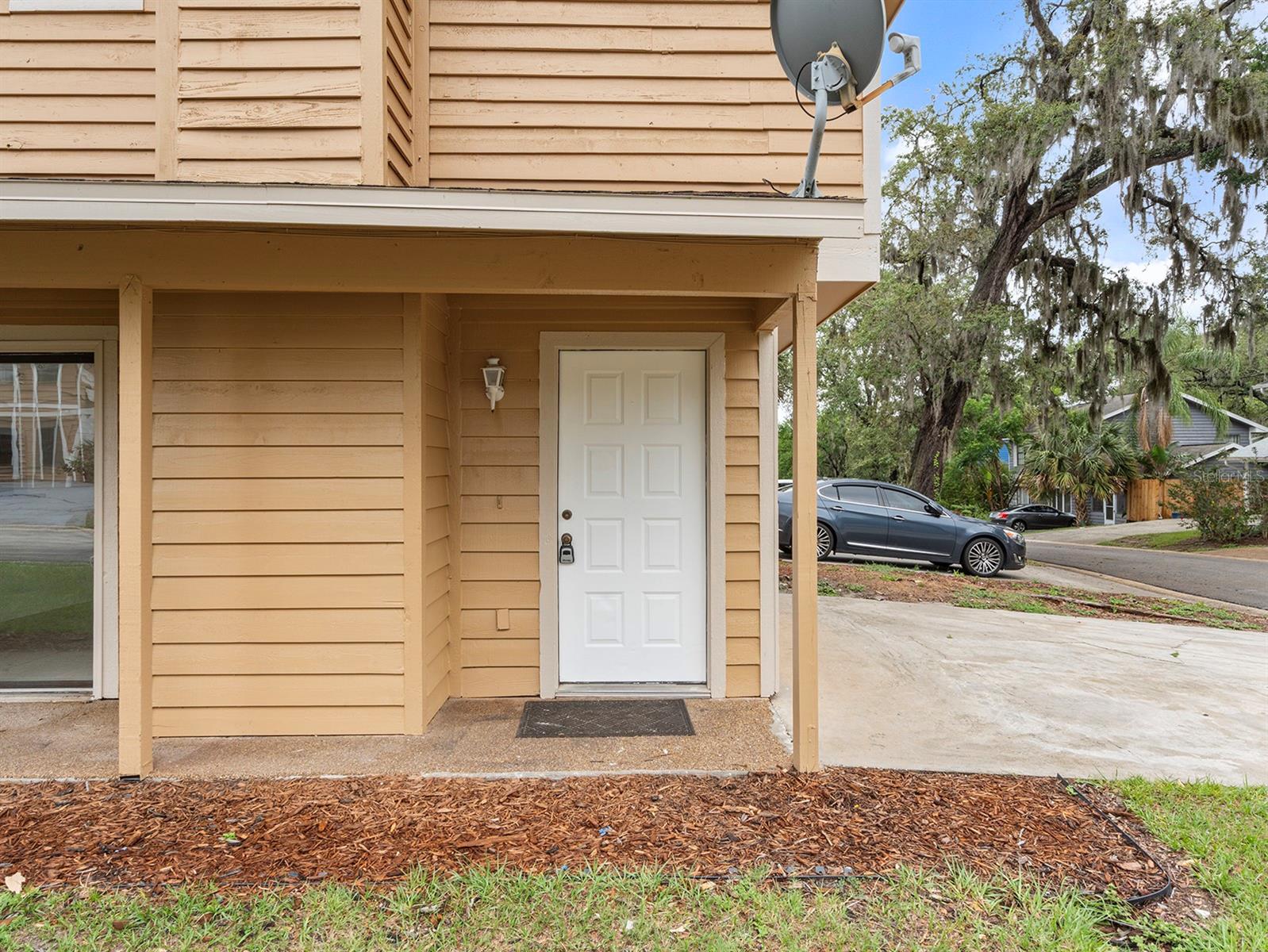 Image 7 of 25 For 445 Cottonwood Drive