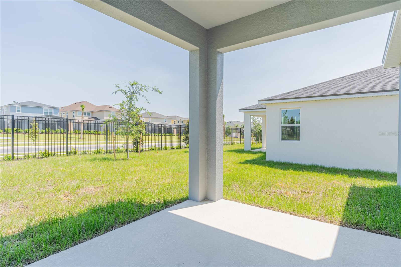 Image 18 of 33 For 9067 Coral Cape St Street