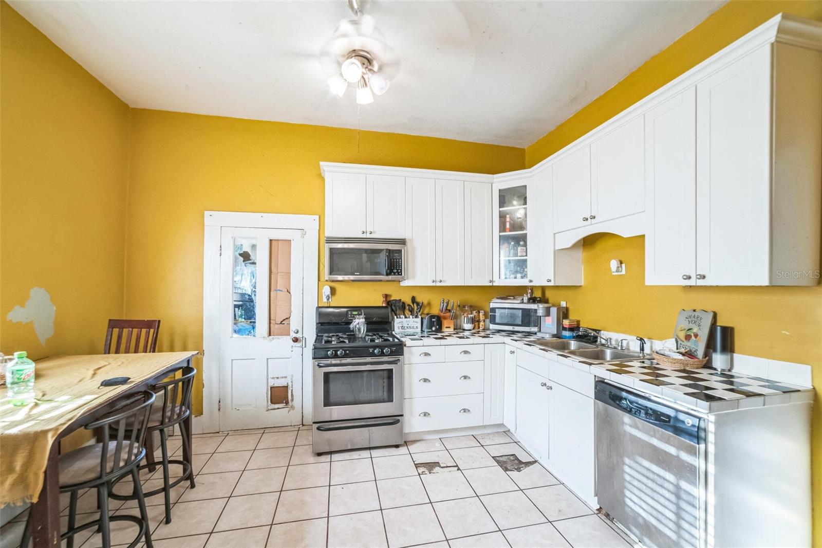 Image 10 of 25 For 419 Palm Avenue