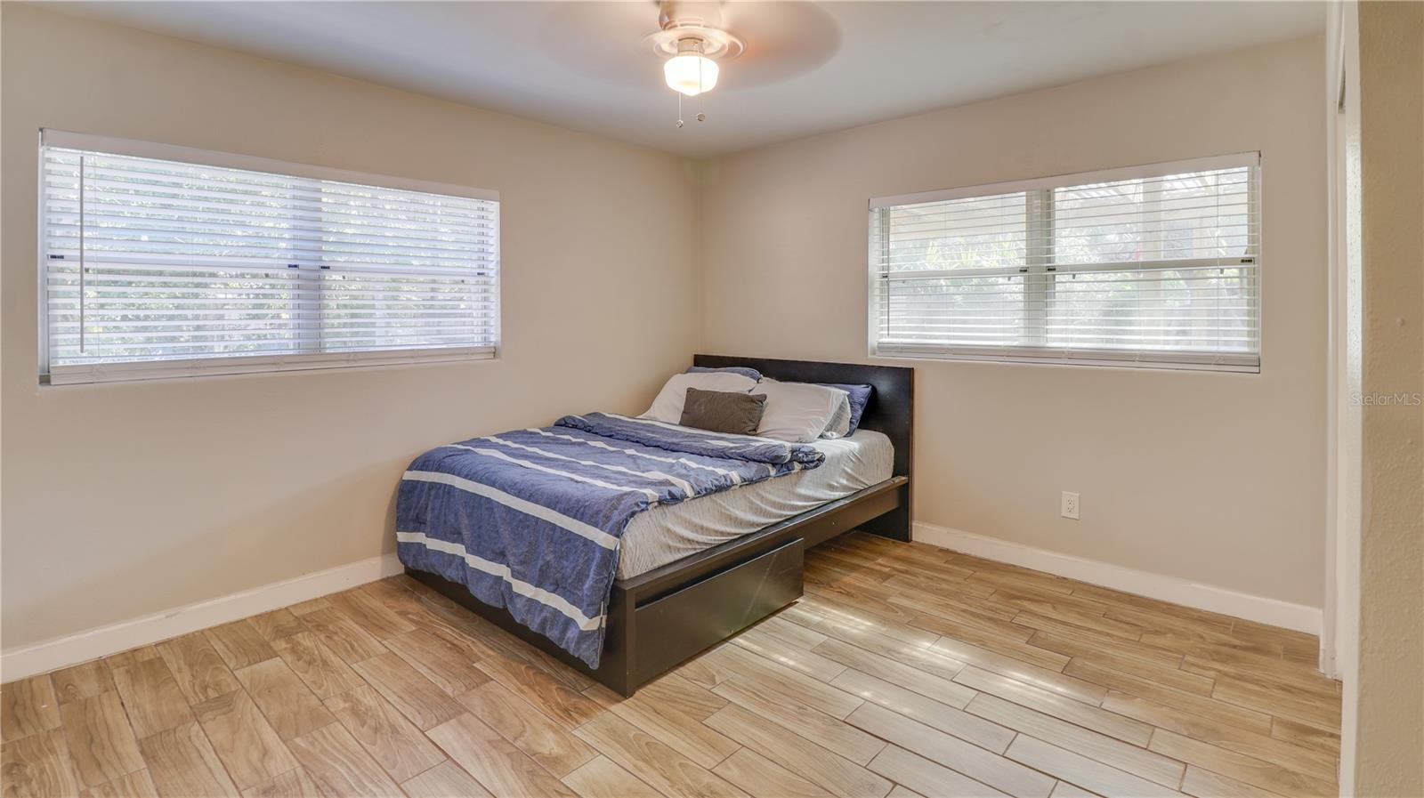 Image 11 of 32 For 1809 Pineview Circle