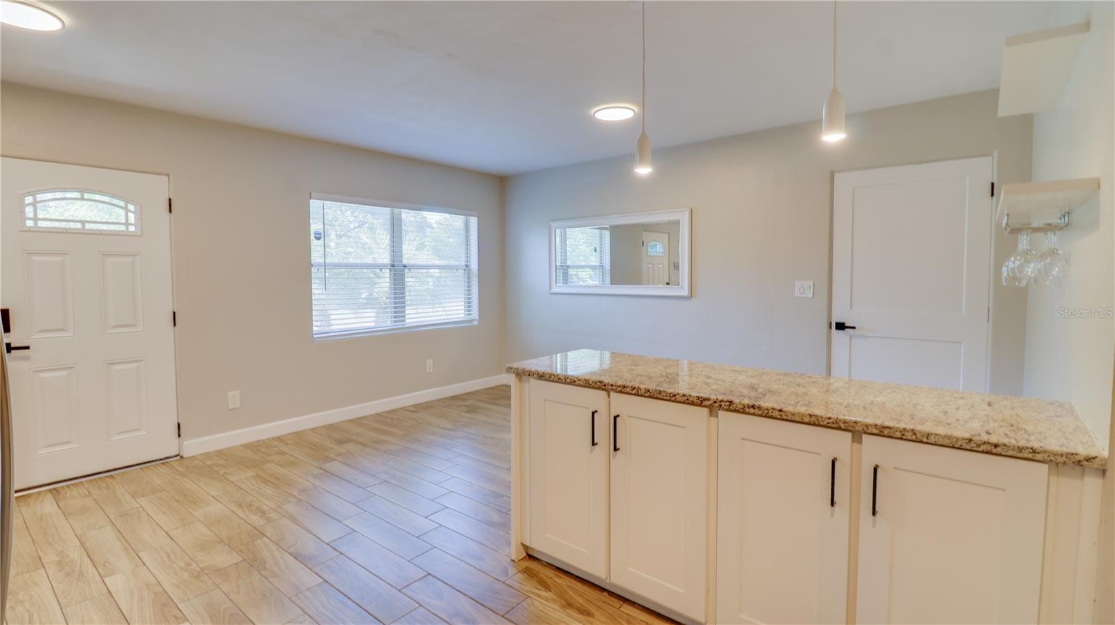 Image 16 of 32 For 1809 Pineview Circle