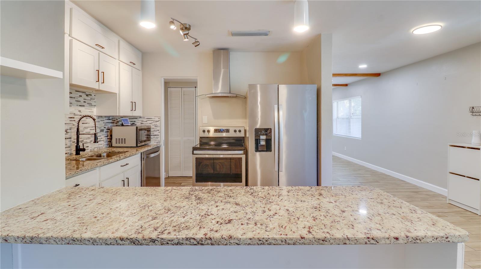 Image 17 of 32 For 1809 Pineview Circle