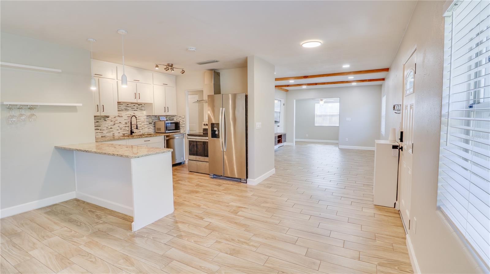 Image 2 of 32 For 1809 Pineview Circle