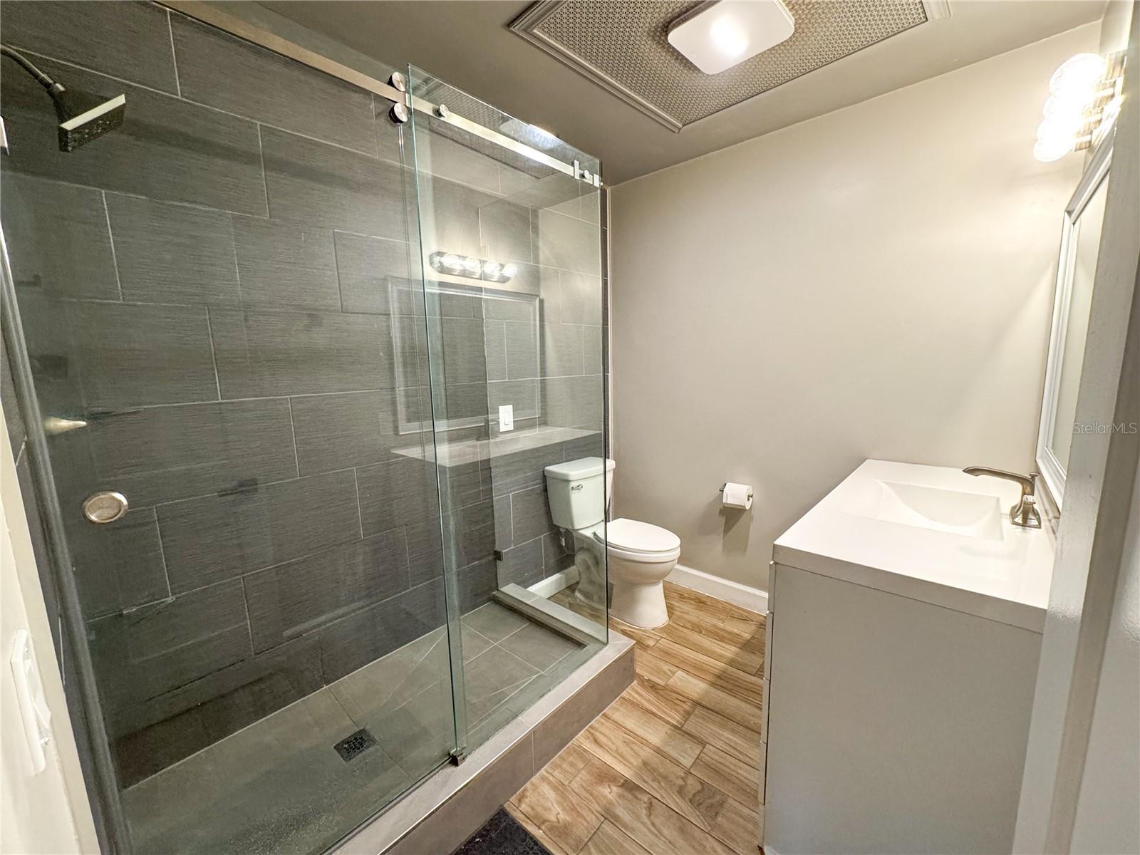 Image 20 of 32 For 1809 Pineview Circle