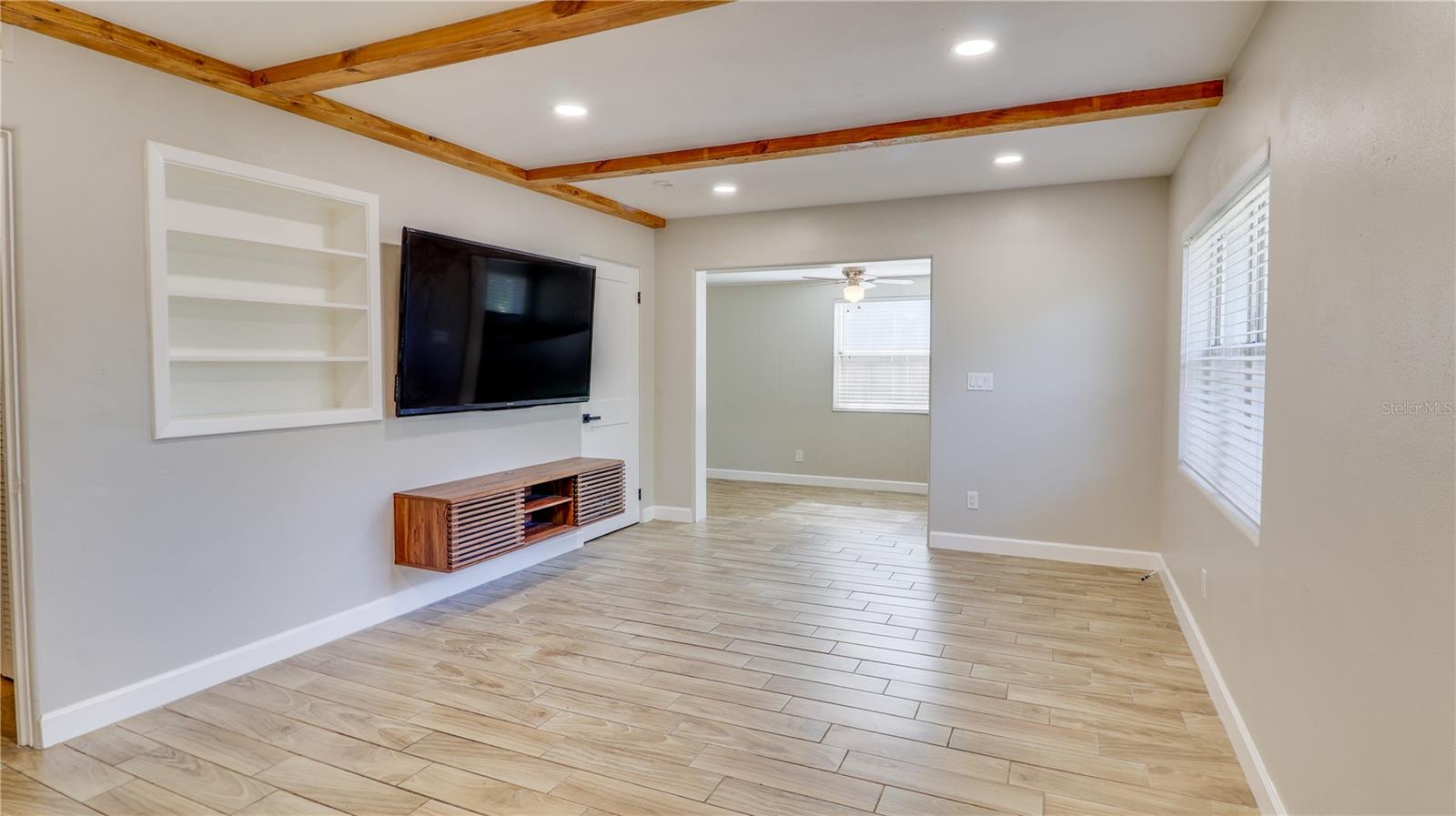 Image 5 of 32 For 1809 Pineview Circle