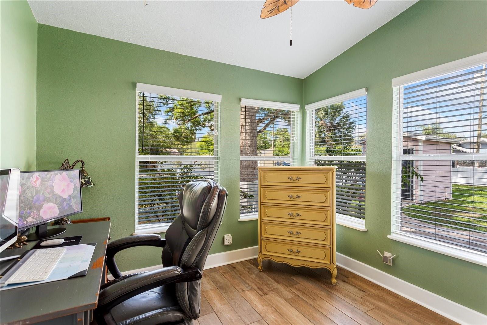 Image 12 of 18 For 2305 Magnolia Avenue