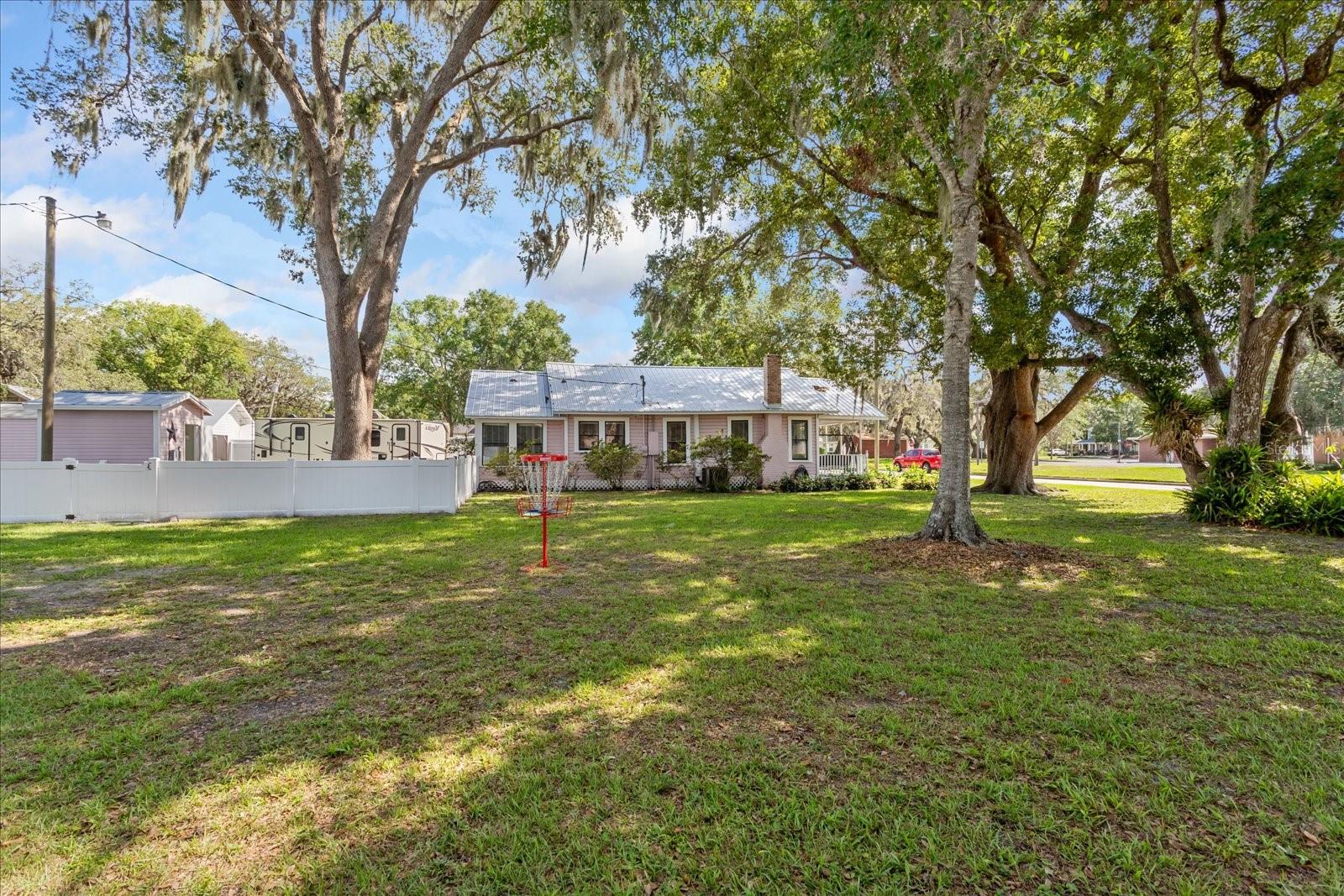 Image 14 of 18 For 2305 Magnolia Avenue