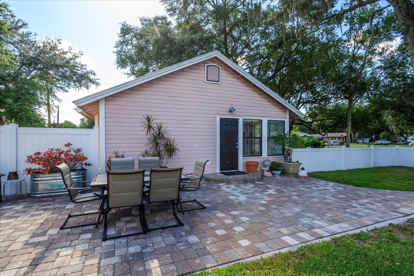 Image 16 of 18 For 2305 Magnolia Avenue