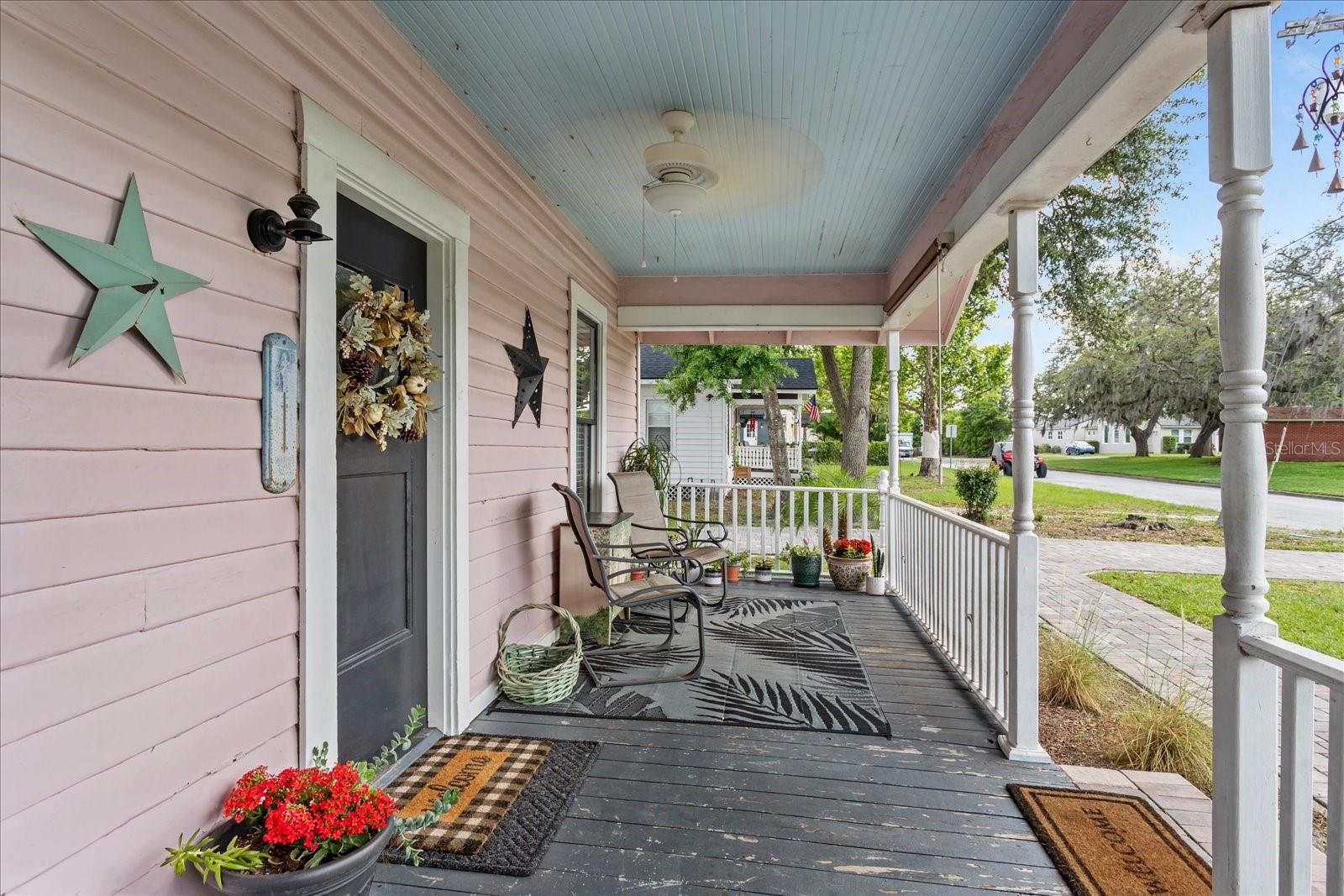 Image 2 of 18 For 2305 Magnolia Avenue