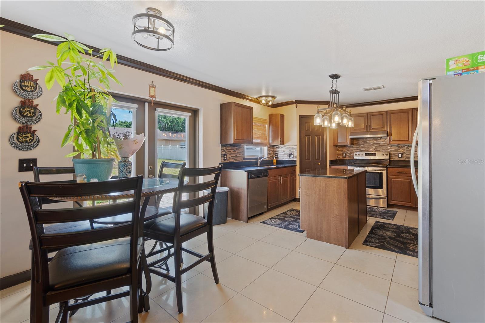 Image 9 of 40 For 114 Shaddock Drive