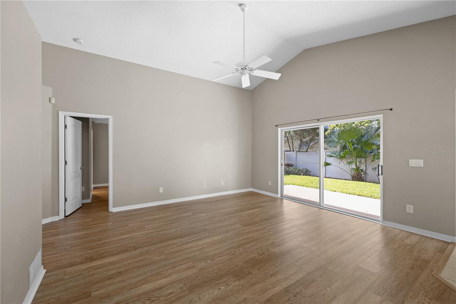 Image 15 of 50 For 9545 Southern Garden Circle