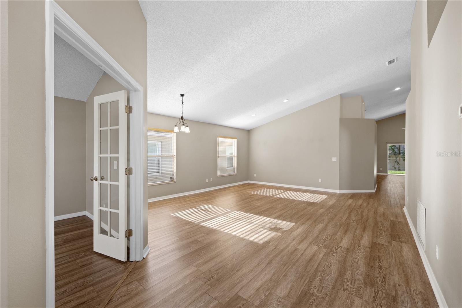 Image 17 of 50 For 9545 Southern Garden Circle