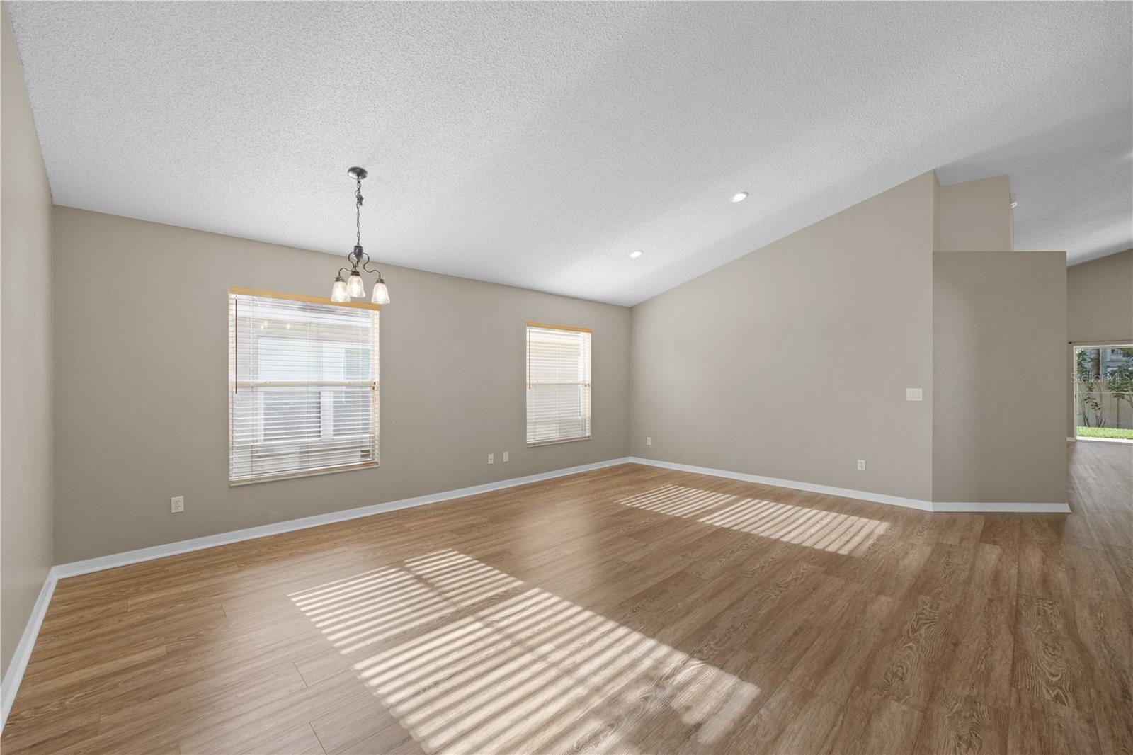 Image 18 of 50 For 9545 Southern Garden Circle