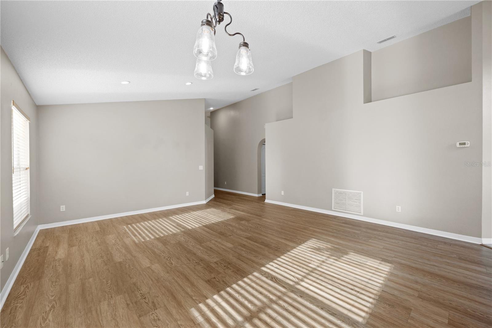 Image 19 of 50 For 9545 Southern Garden Circle
