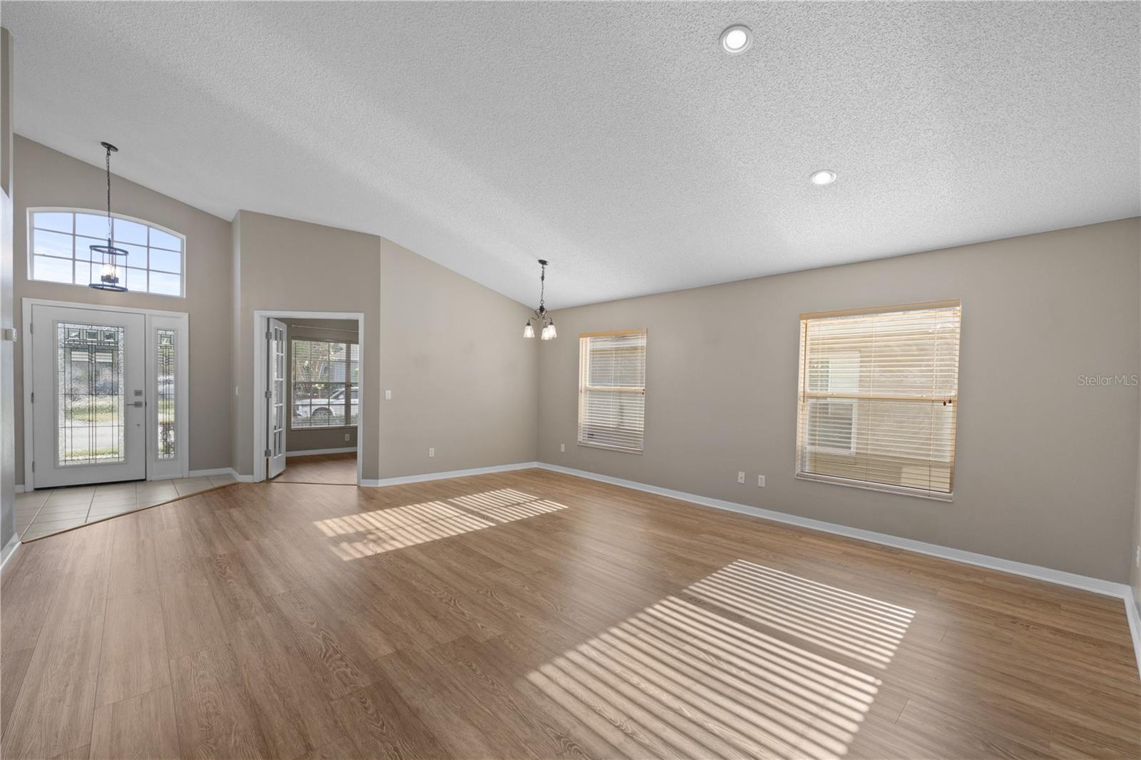 Image 21 of 50 For 9545 Southern Garden Circle