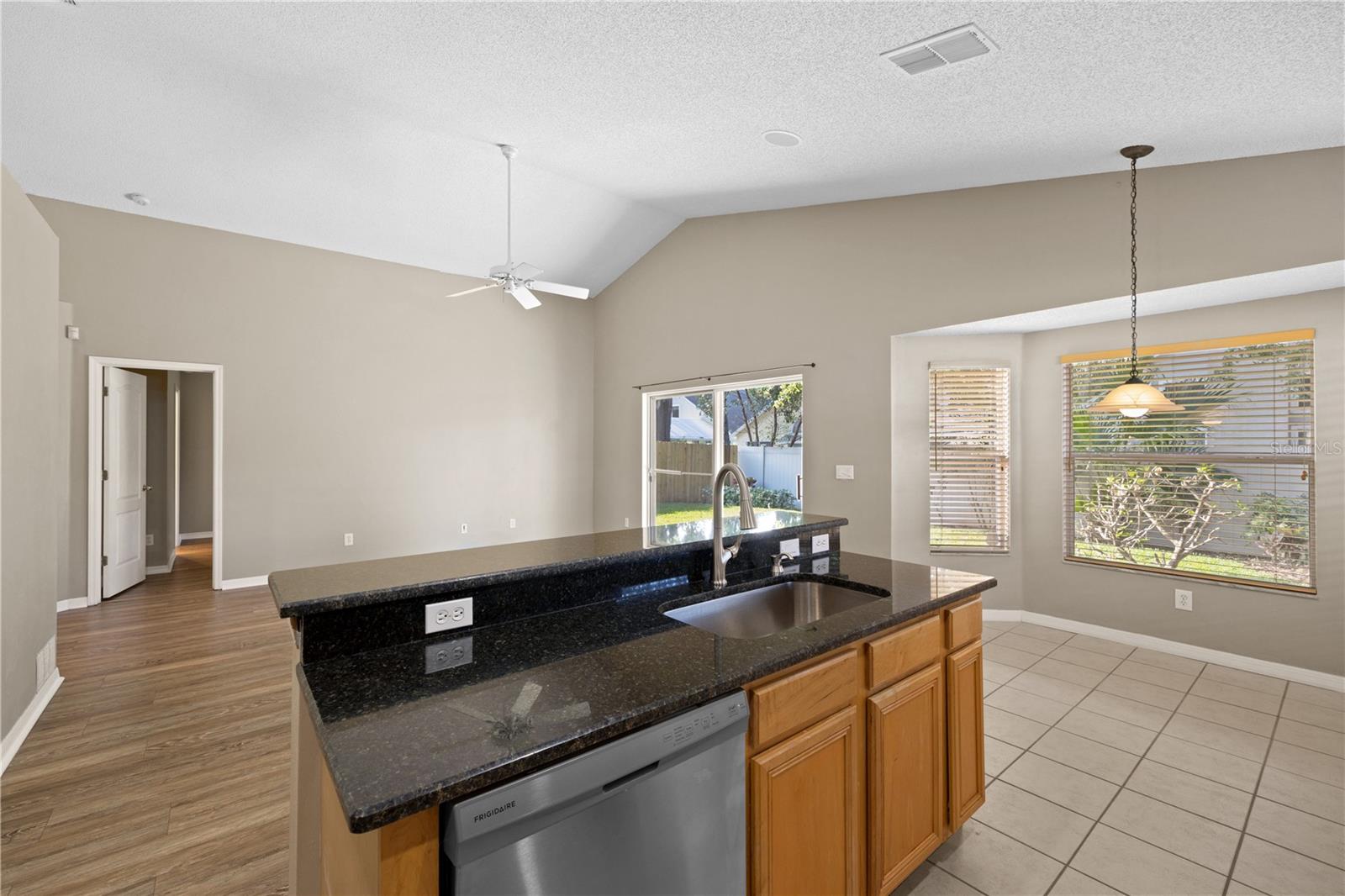 Image 7 of 50 For 9545 Southern Garden Circle