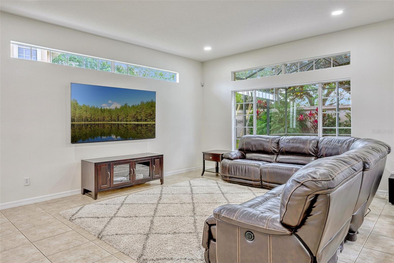 Image 12 of 60 For 14003 Hampshire Bay Circle
