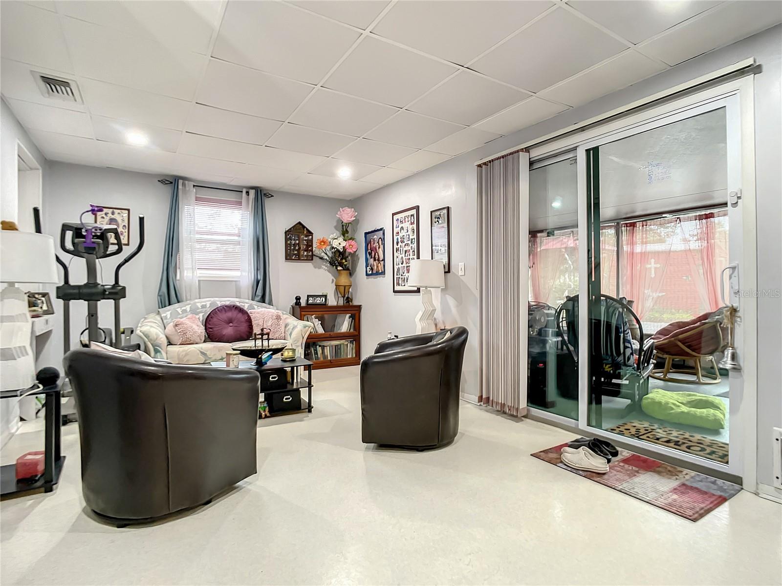 Image 14 of 39 For 1105 Tivoli Drive