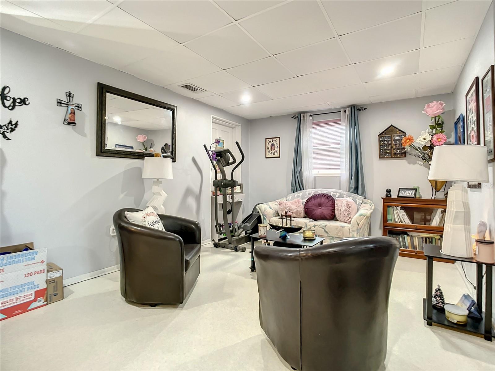 Image 17 of 39 For 1105 Tivoli Drive