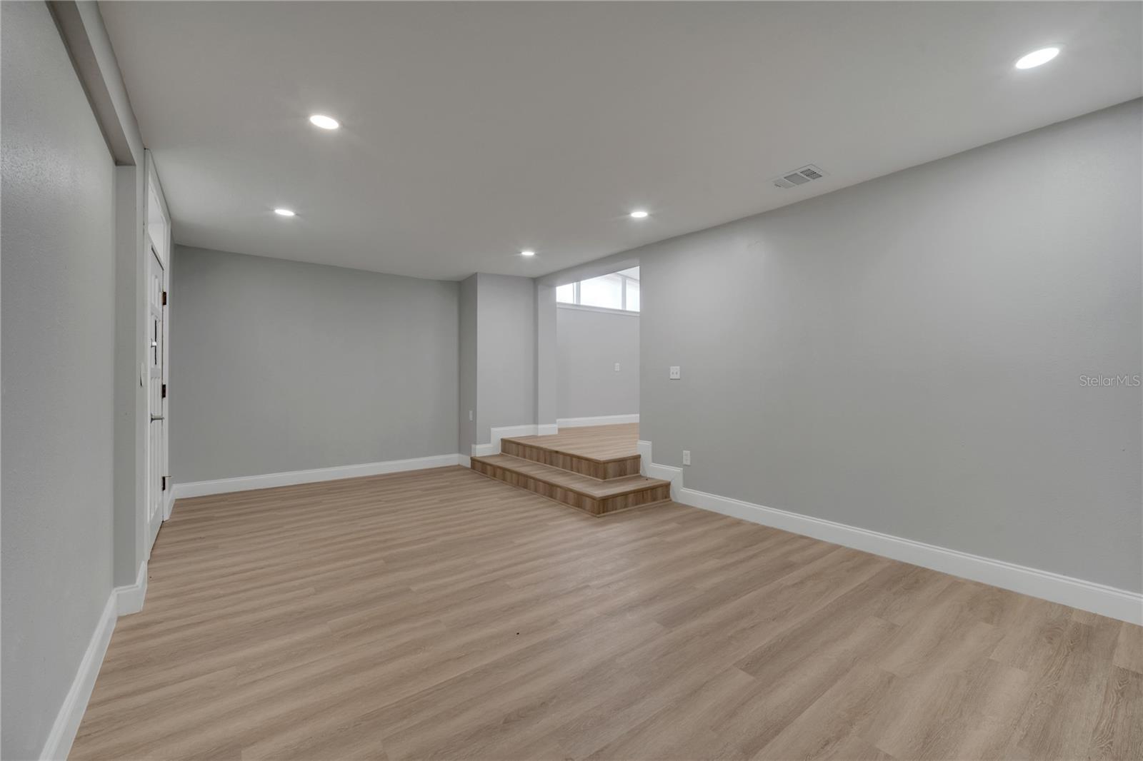 Image 20 of 77 For 2303 Bonneville Drive