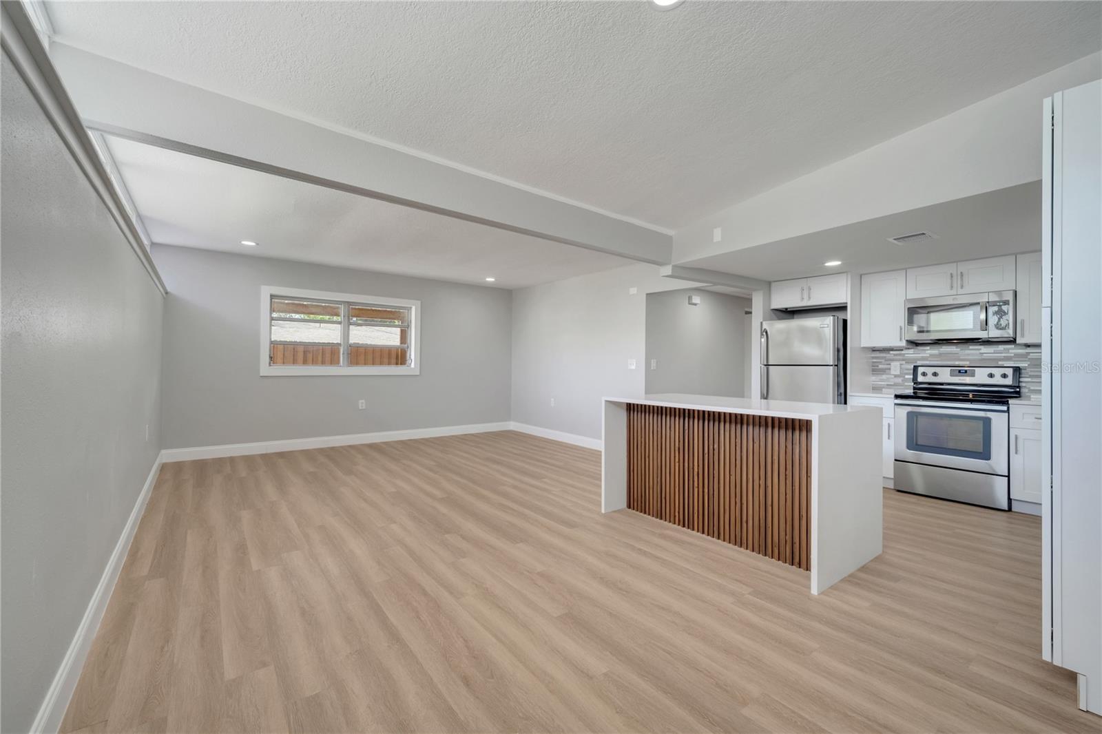Image 21 of 77 For 2303 Bonneville Drive