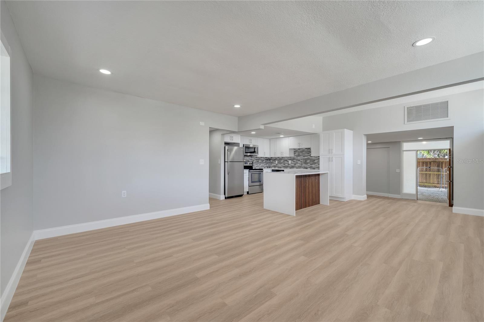 Image 23 of 77 For 2303 Bonneville Drive