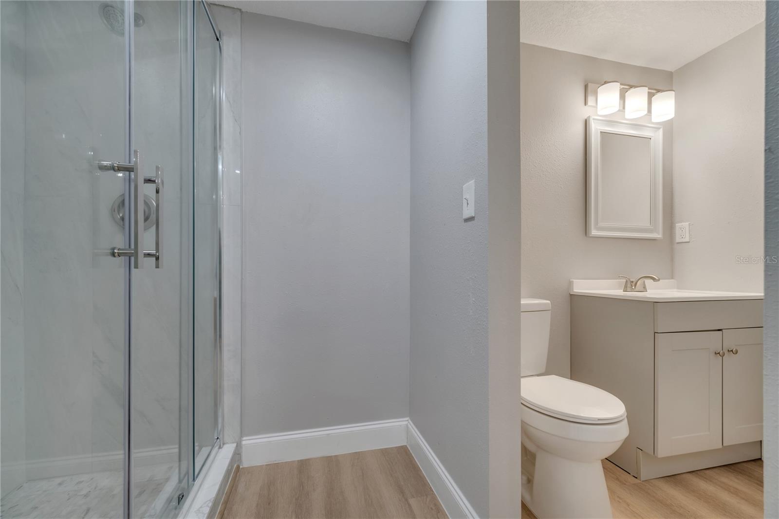 Image 43 of 77 For 2303 Bonneville Drive