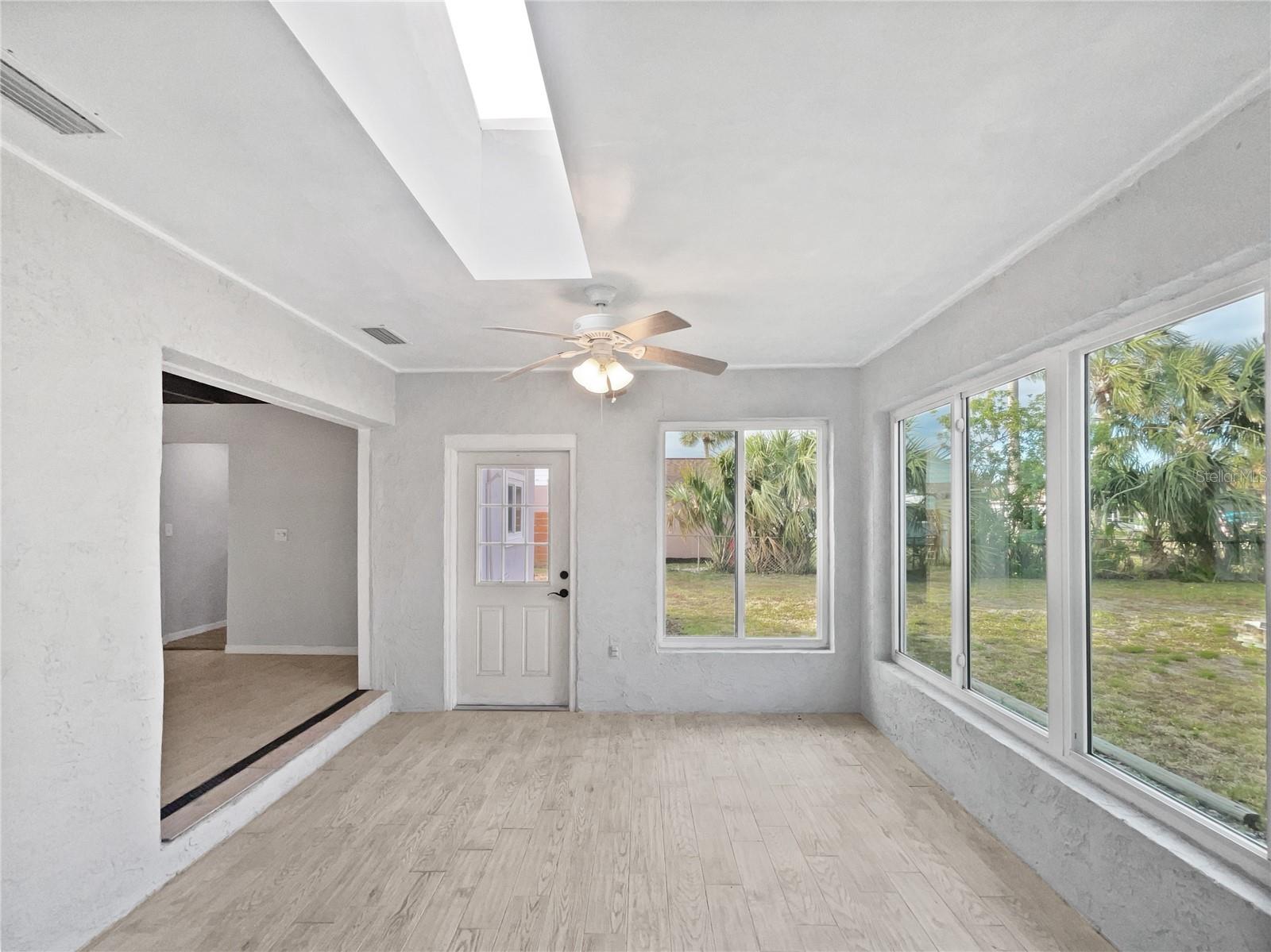 Image 14 of 22 For 135 Palmetto Avenue