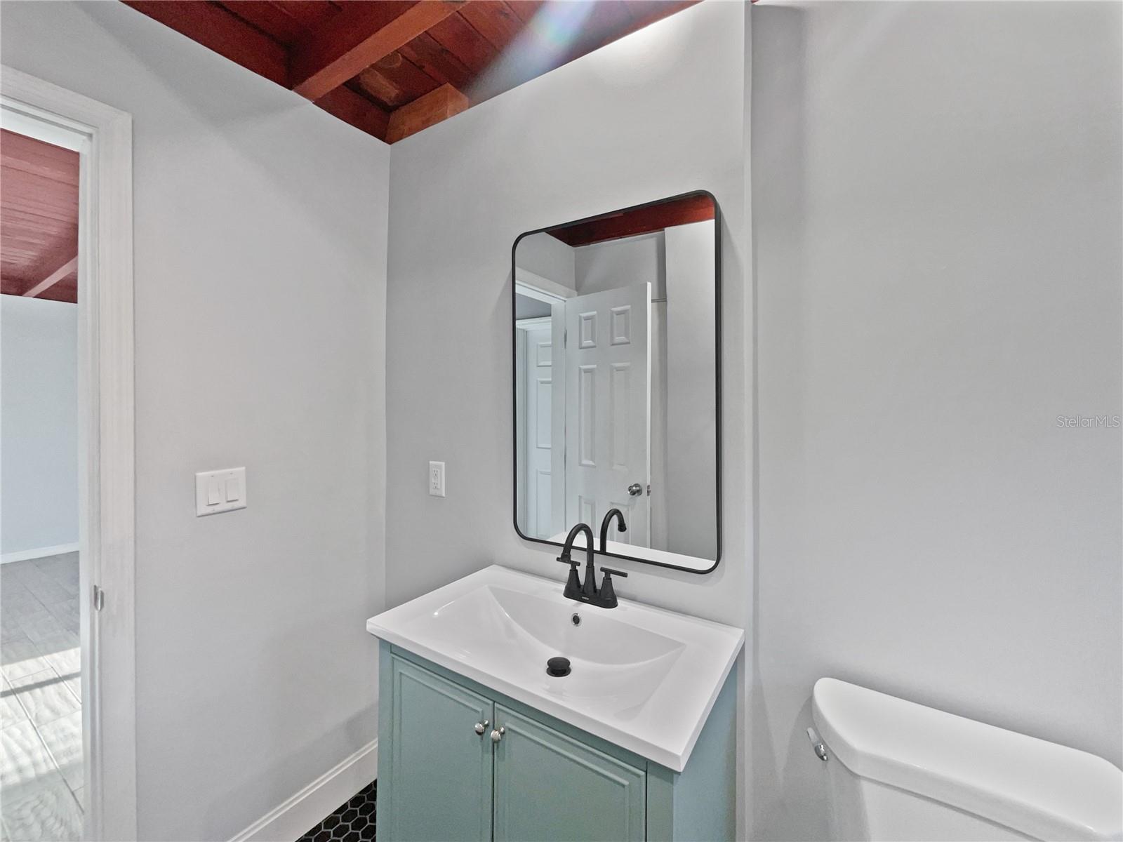 Image 17 of 22 For 135 Palmetto Avenue