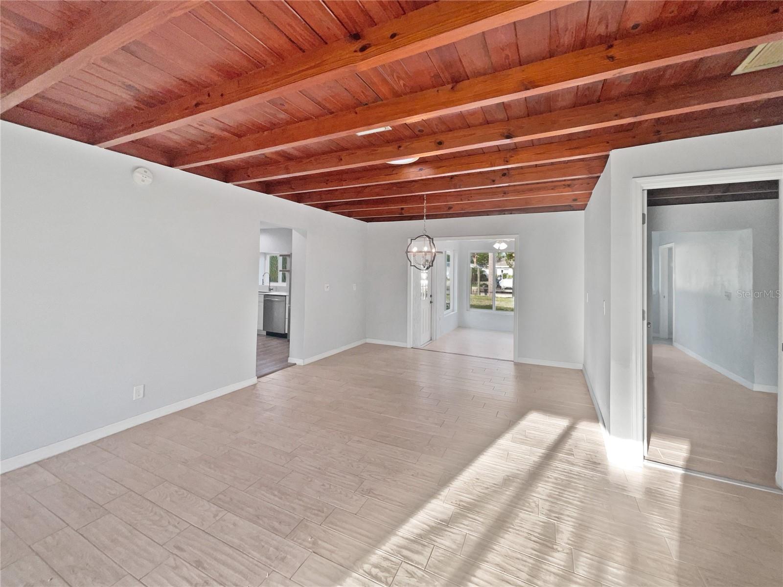 Image 18 of 22 For 135 Palmetto Avenue
