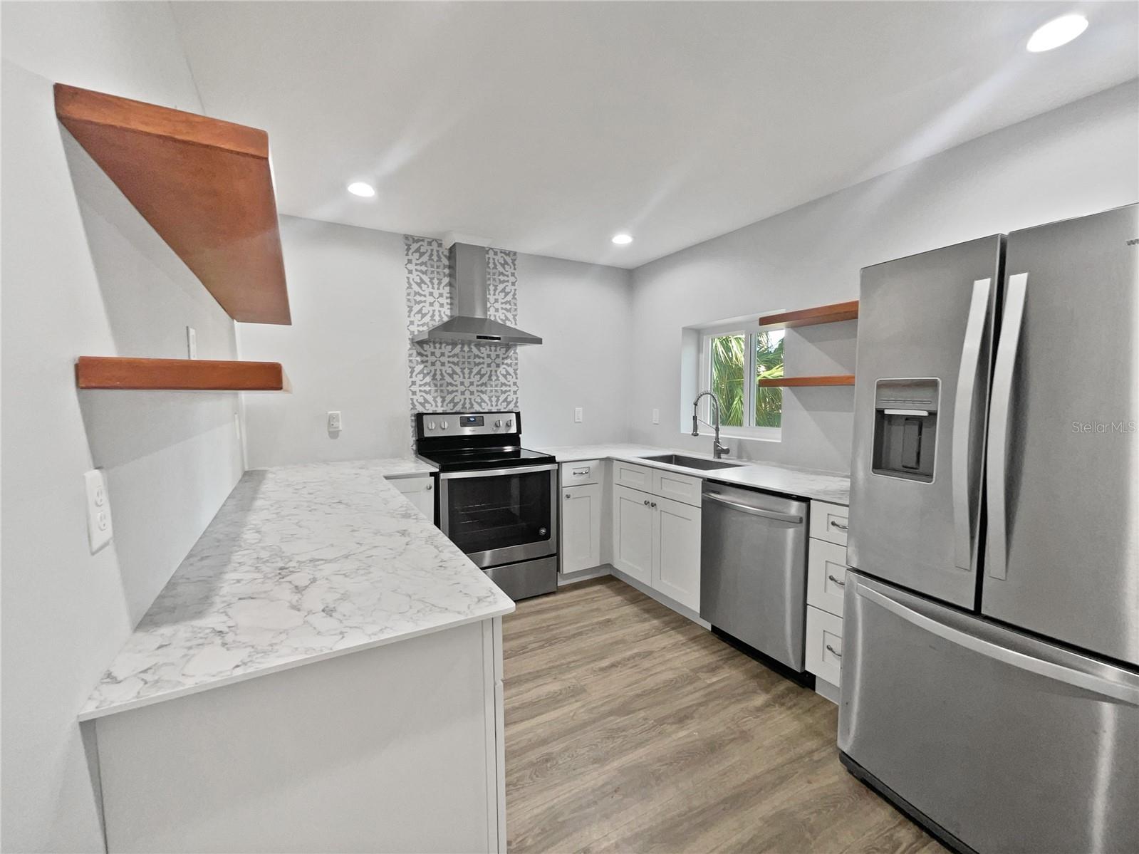 Image 6 of 22 For 135 Palmetto Avenue