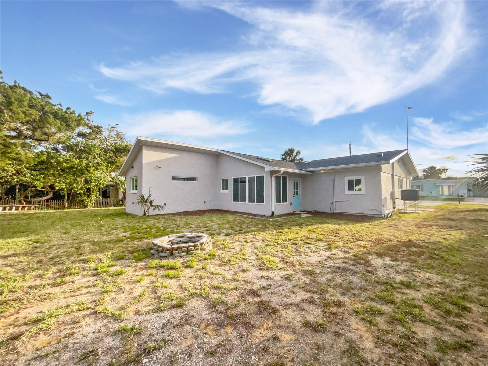 Image 8 of 22 For 135 Palmetto Avenue